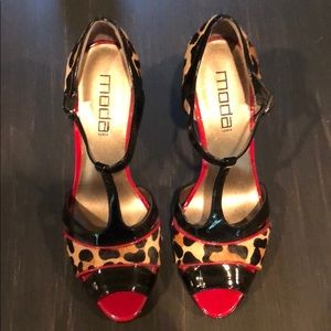 Moda Spana Leopard Pumps
